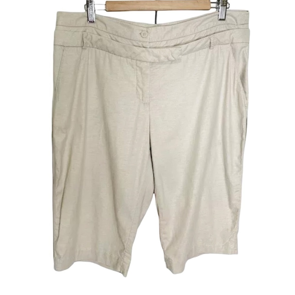 Dalia Collection Women’s beige Shorts Sz 14